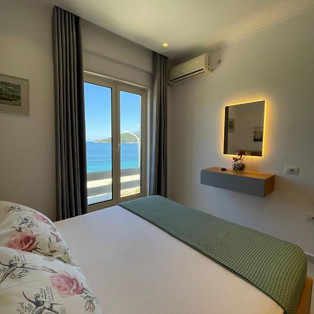 George Apartments Himare Luaran gambar