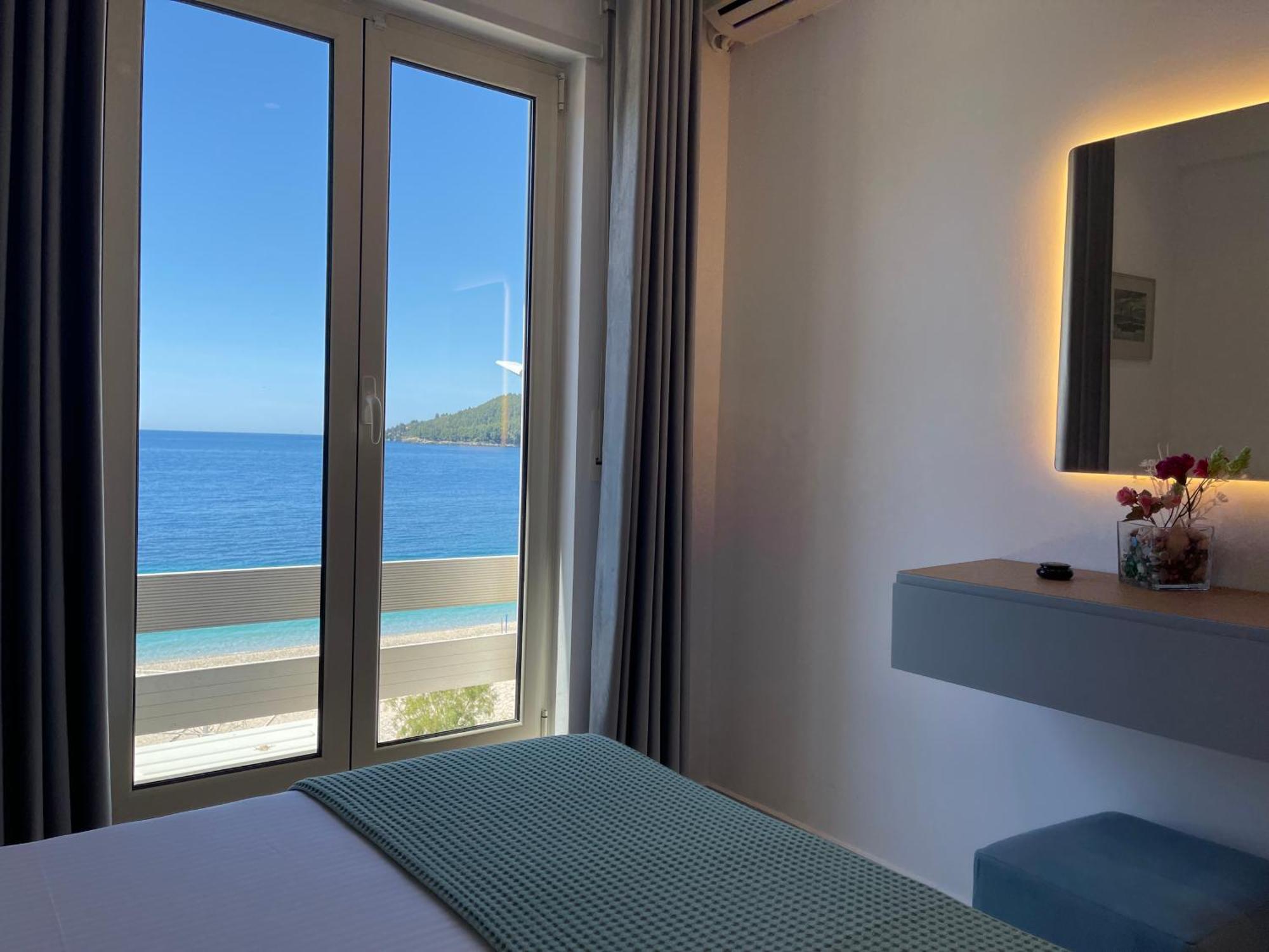 George Apartments Himare Luaran gambar