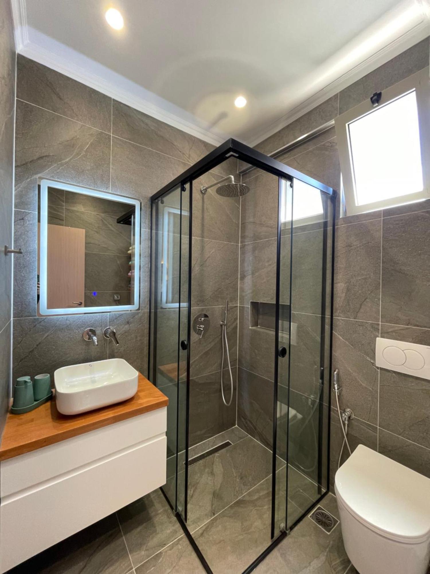 George Apartments Himare Luaran gambar