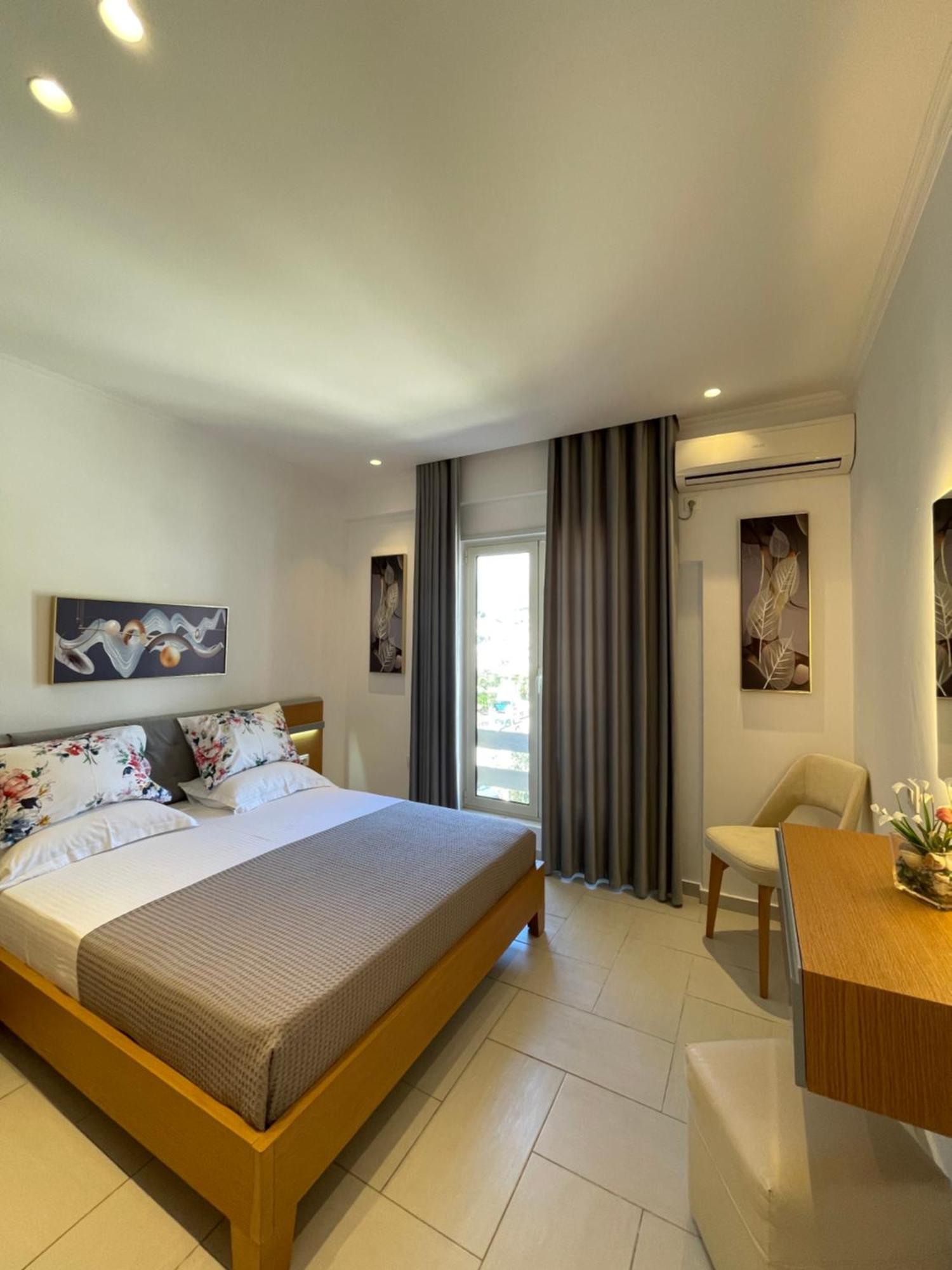 George Apartments Himare Luaran gambar