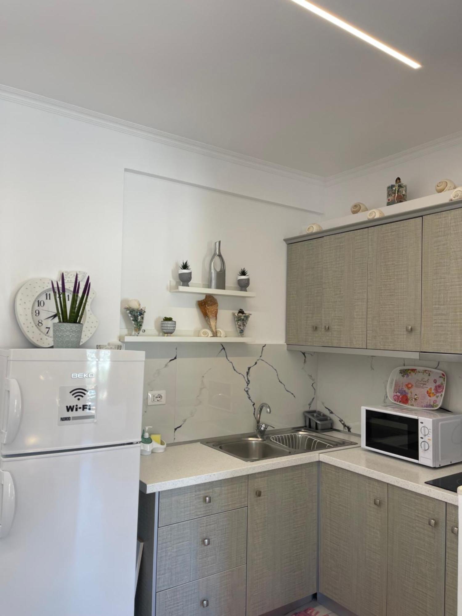 George Apartments Himare Luaran gambar