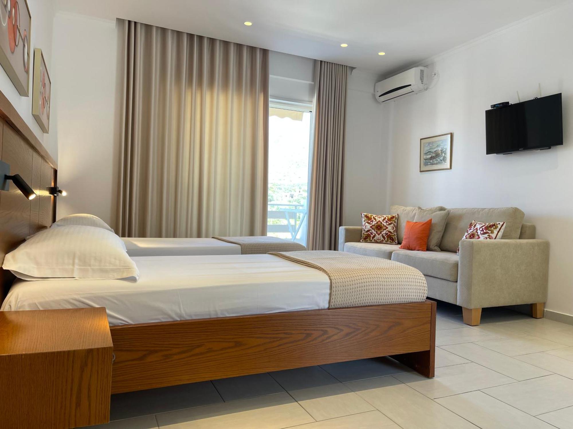 George Apartments Himare Luaran gambar