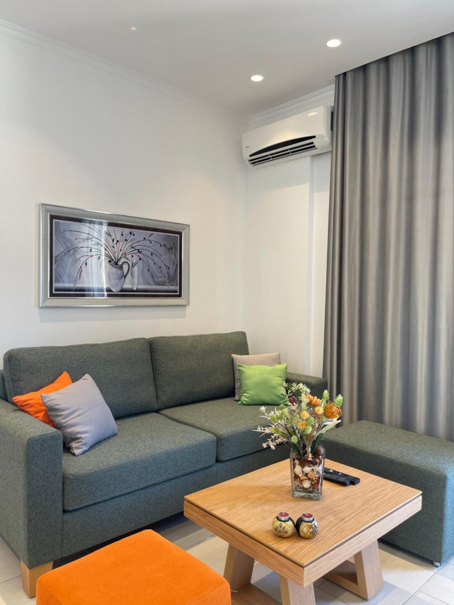 George Apartments Himare Luaran gambar