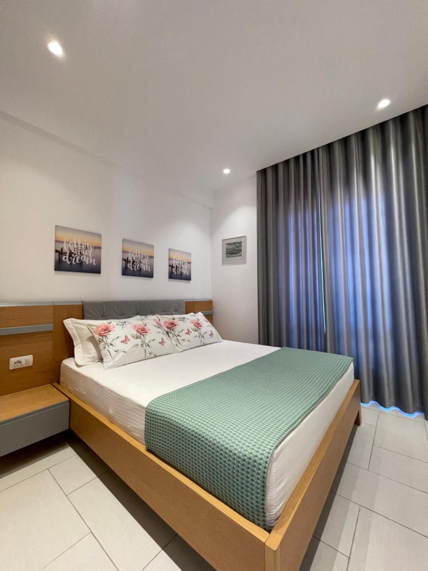 George Apartments Himare Luaran gambar