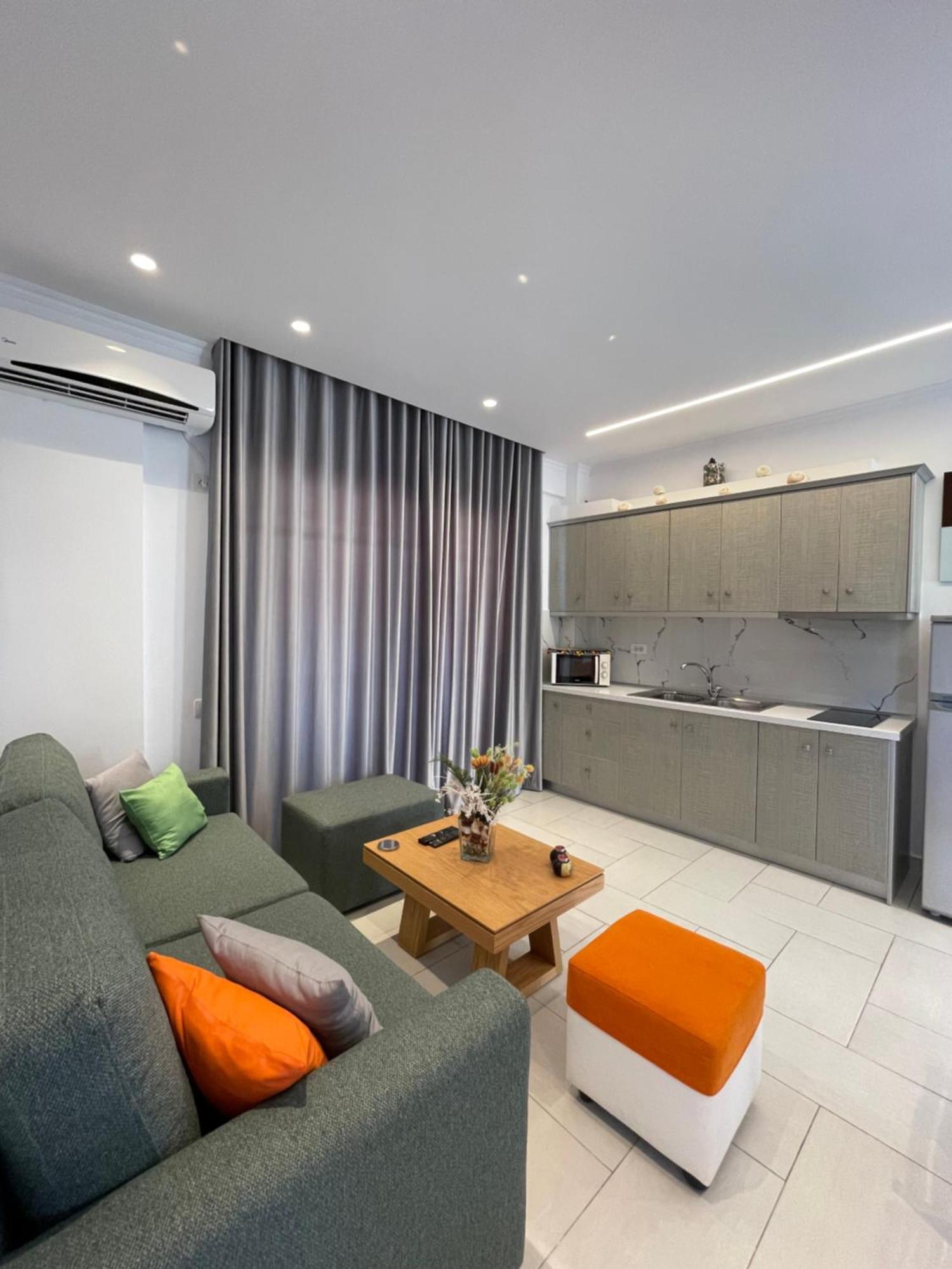 George Apartments Himare Luaran gambar